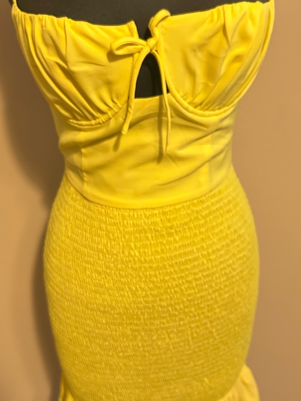 Ladies sexy Tiger Mist Yellow Spaghetti straps Smocked Midi dress size Small